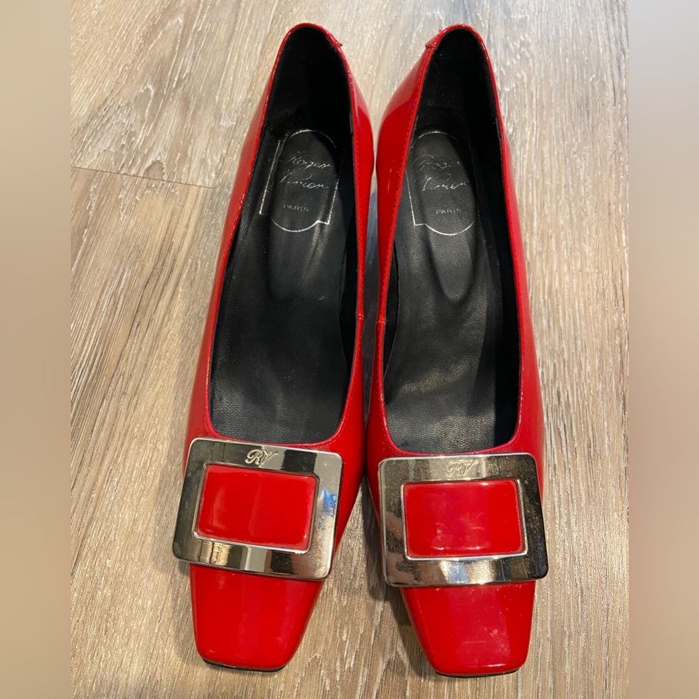 Authentic Roger Vivier leather pumps